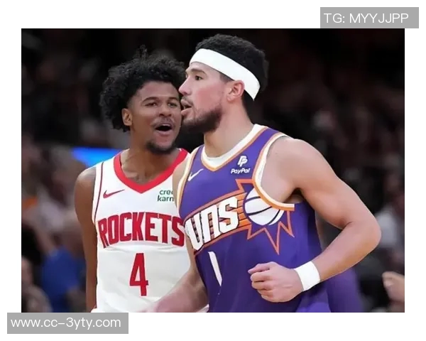 带伤作战的布克在球队中的无私奉献让人难以用言语形容其巨大贡献